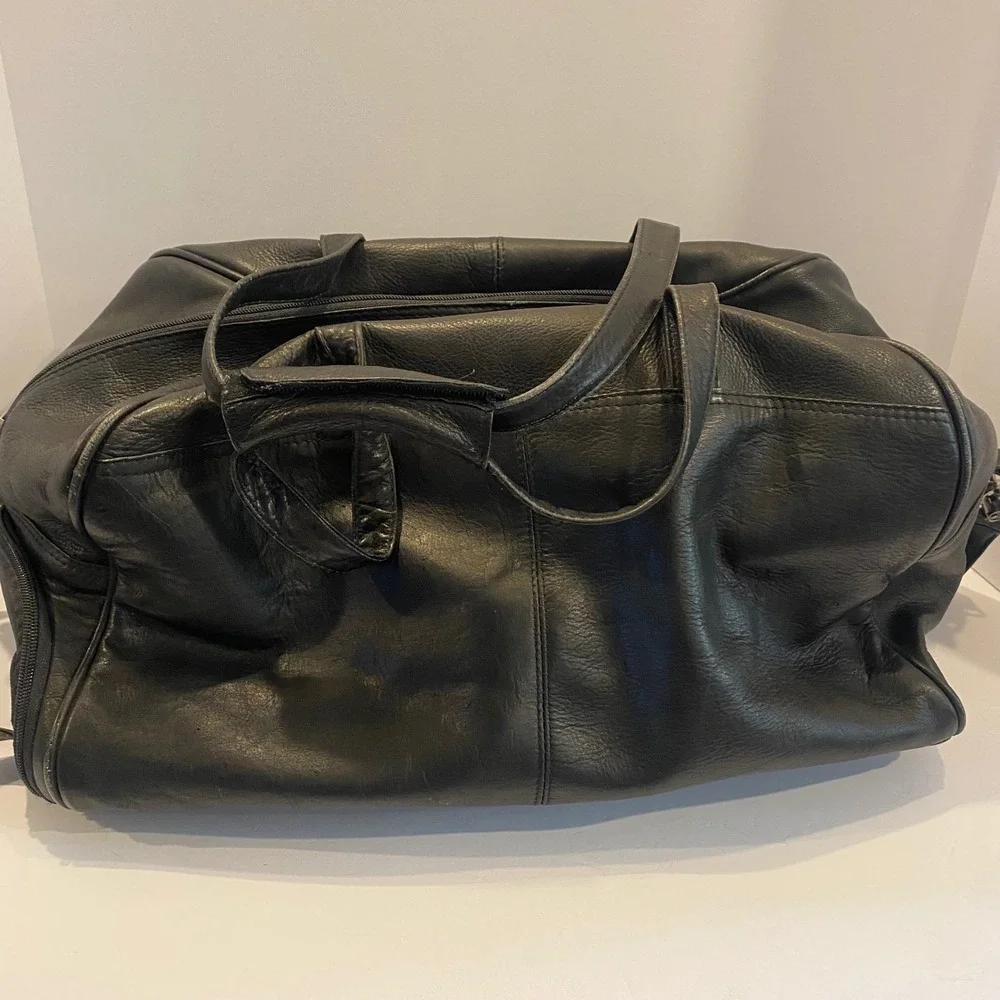 Access Duffel Bag Unisex Large Black Excellent Genuine Leather Weekend Travel
